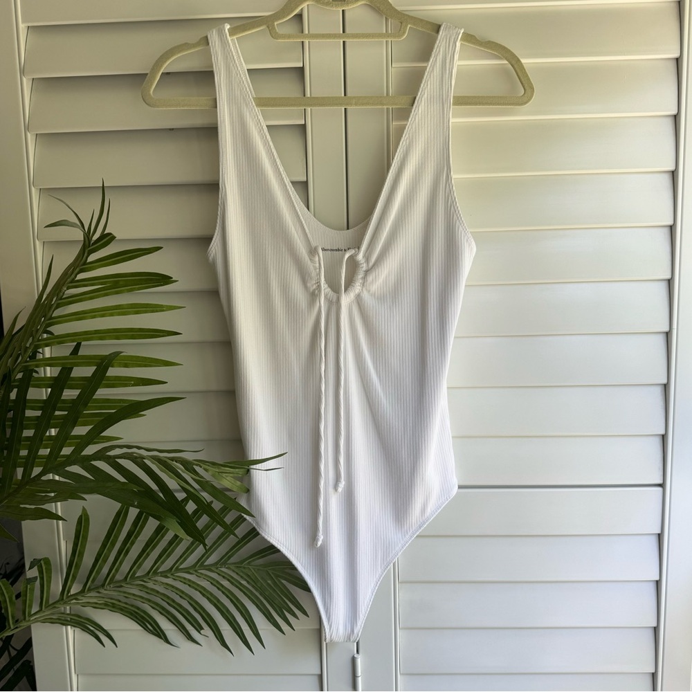 Abercrombie & Fitch ribbed bodysuit top with keyhole detail